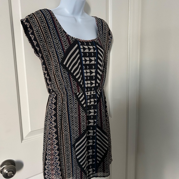 TRIXXI MIDI Dress - size Small - Picture 2 of 5